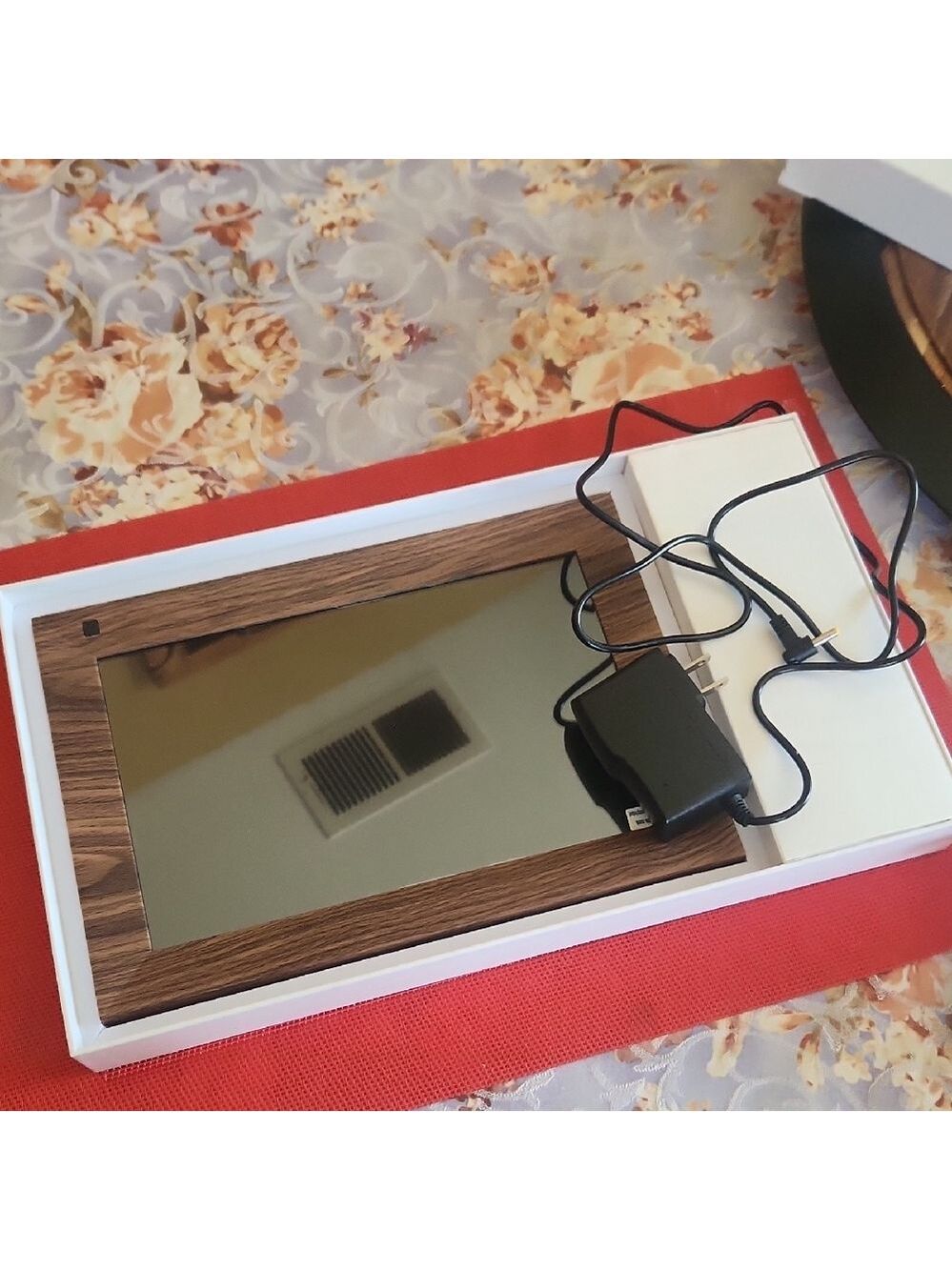 Digital Picture Frame 10.1 Inch, WI-FI 1080P IPS Touch Screen Digital Frame. NIB - Picture 6 of 6